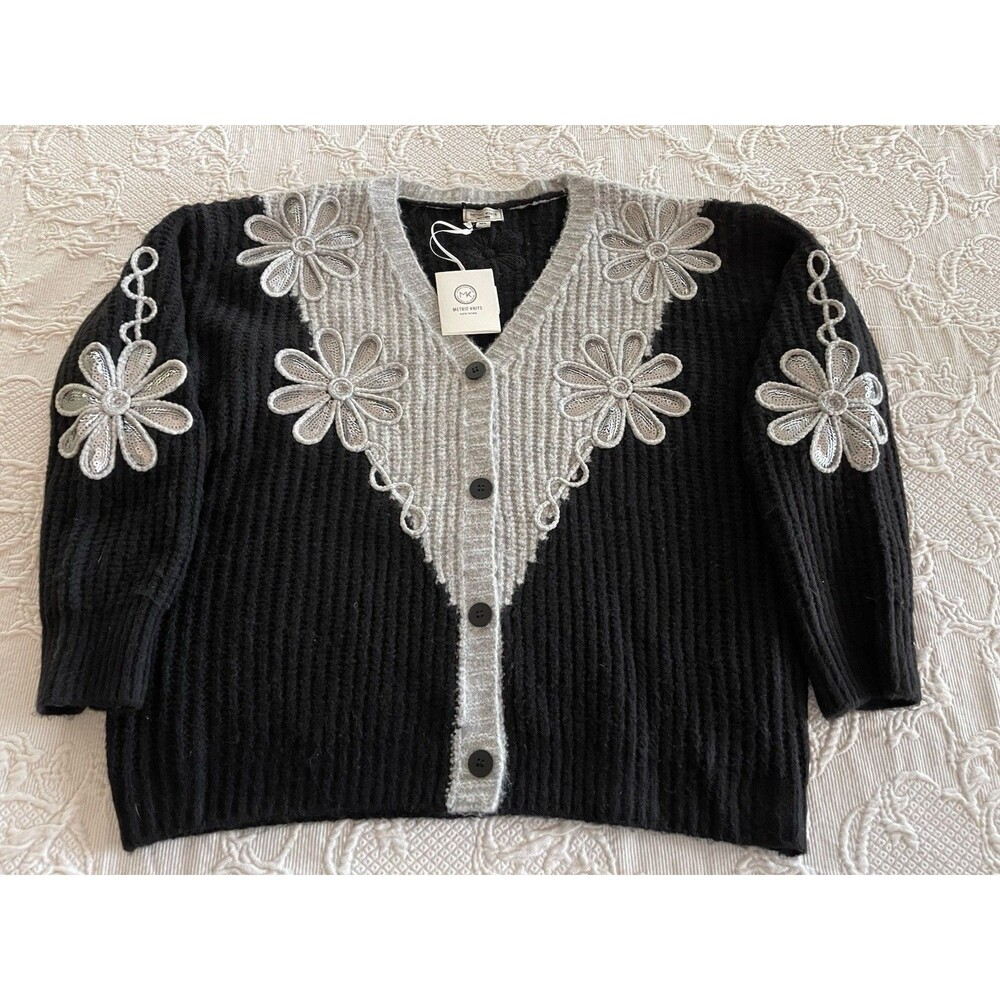 Metric Knits Button Cardigan Silver-Gray Flowers 3D & Sequins M/L NWT